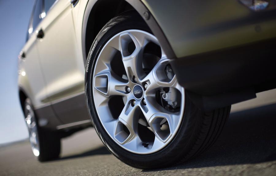  Ford Escape 2013 года  (фото 178 из 222)